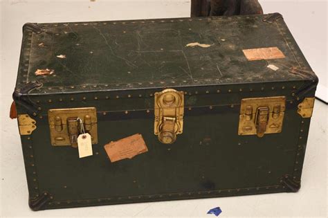 36x18x18 metal trunk house of representatives|Vintage U.S. House of Representatives trunk .